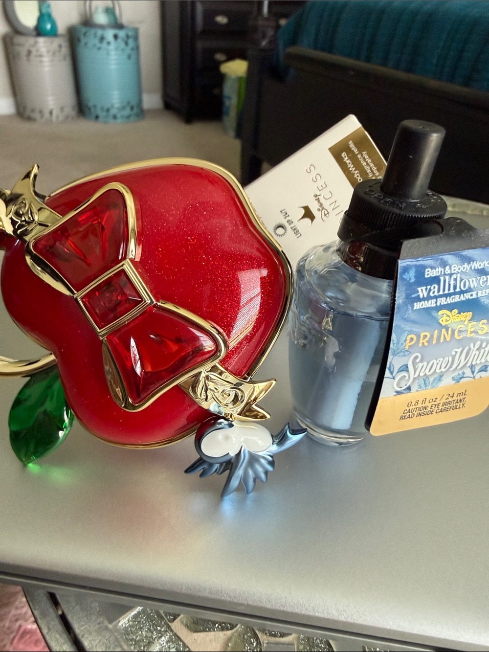 Bath & Body Works Snow White Wallflower & Scent NWT
